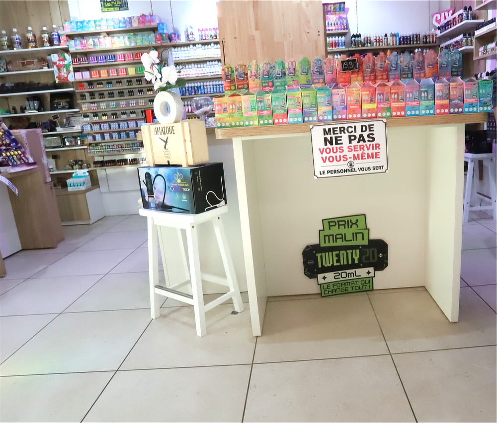 Covering mural grand format & signalétique boutique Zengaro Joigny