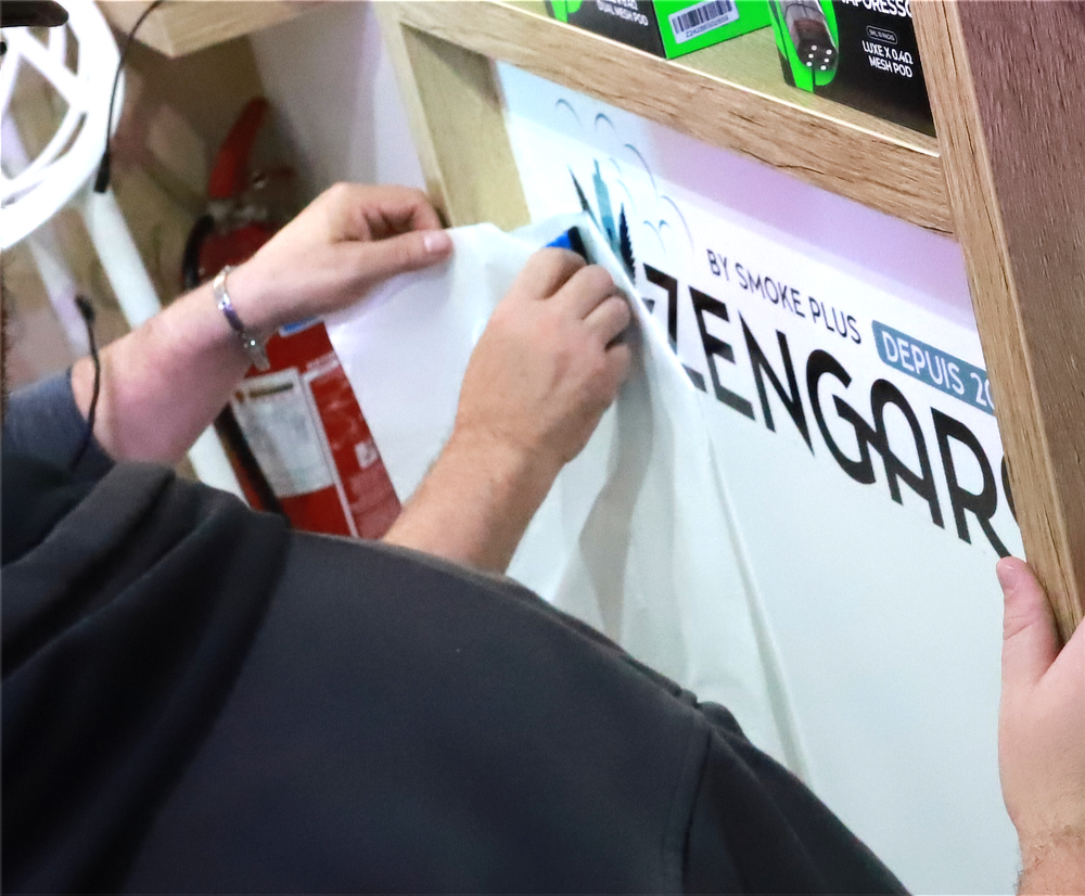 Covering mural grand format & signalétique boutique Zengaro Joigny