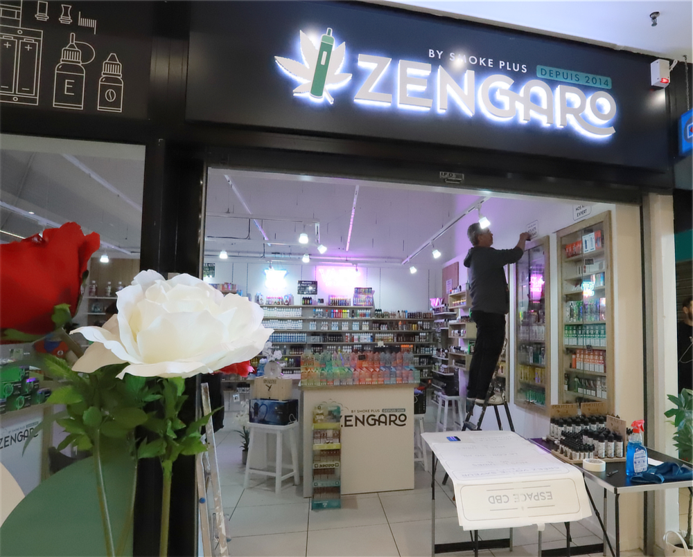 Covering mural grand format & signalétique boutique Zengaro Joigny
