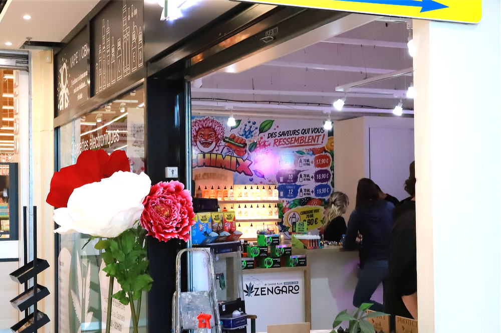Covering mural grand format & signalétique boutique Zengaro Joigny