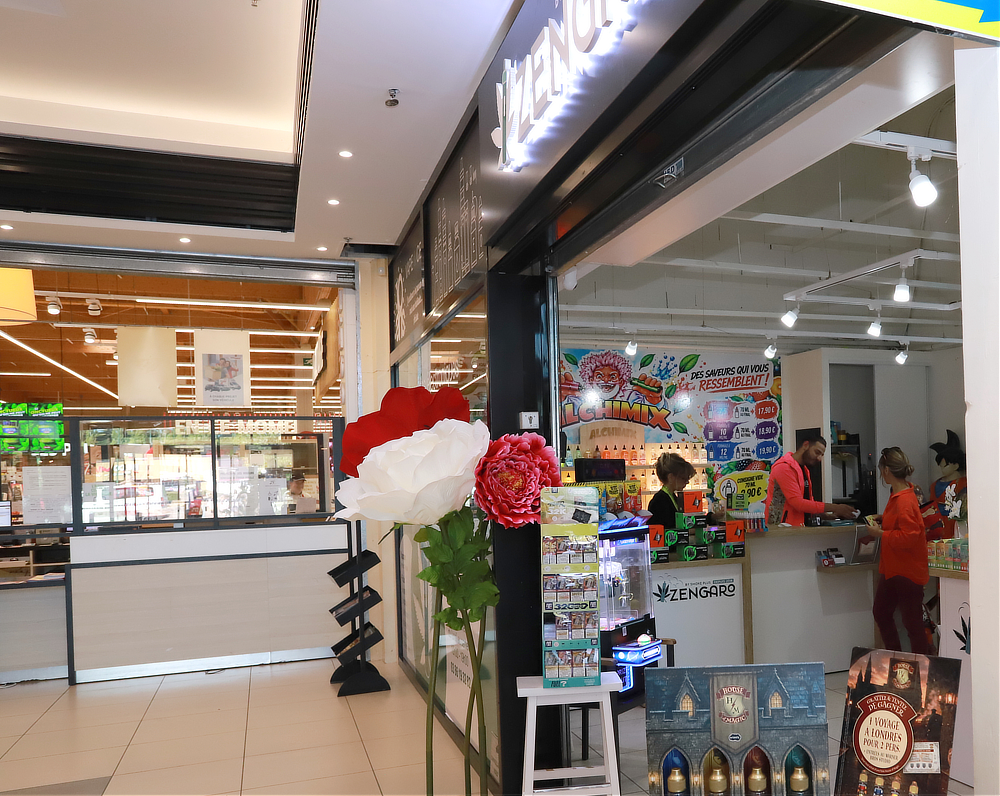 Covering mural grand format & signalétique boutique Zengaro Joigny
